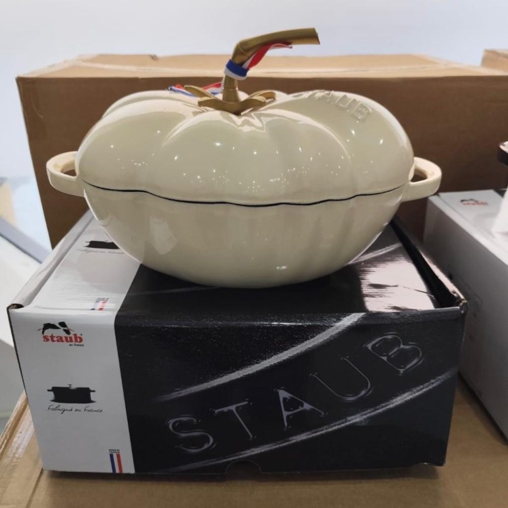 STAUB Cast Iron Dutch Enamel Tomato Pot