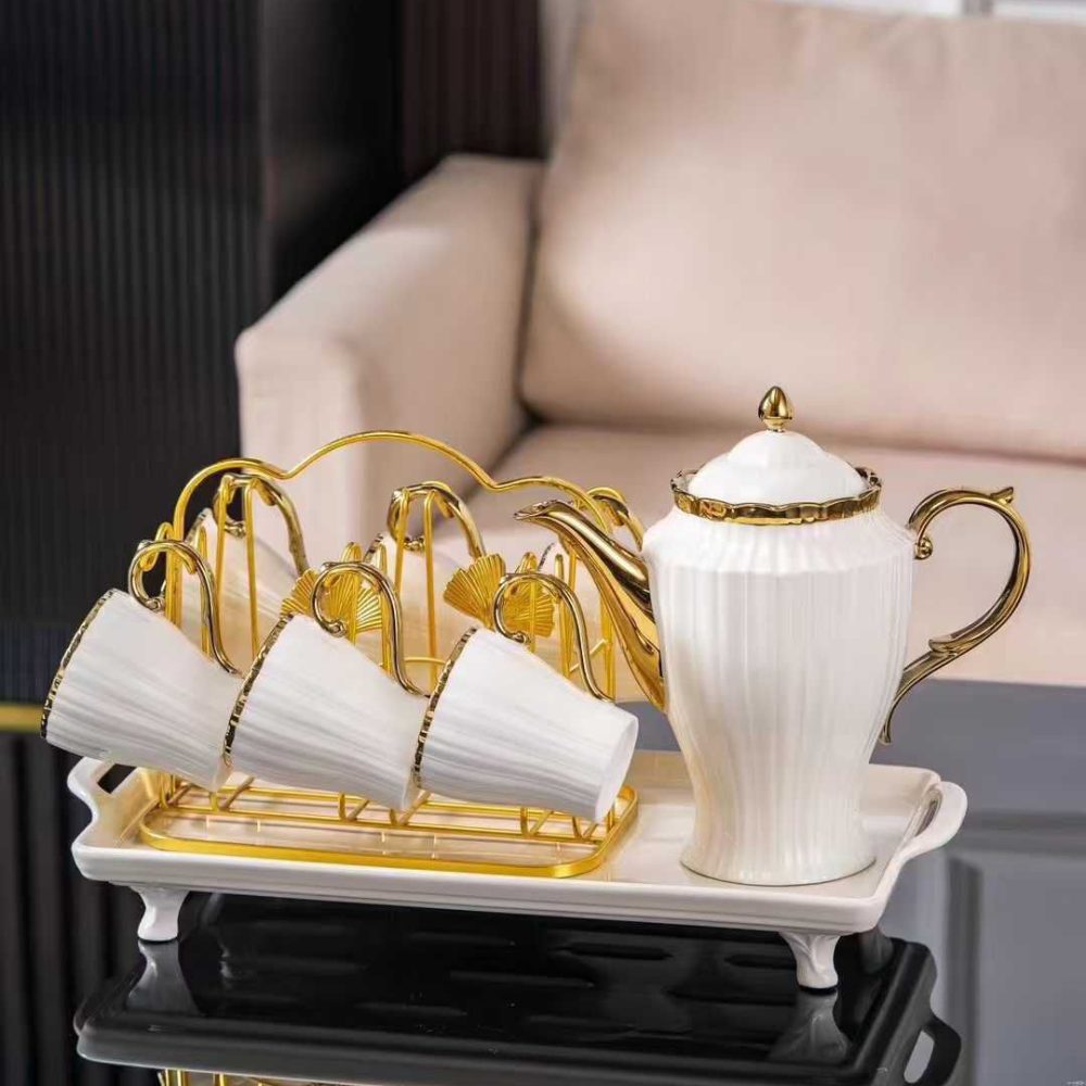 White n gold tea pot set